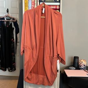 NWT athleta Ethereal Cocoon Wrap - Etruscan Red